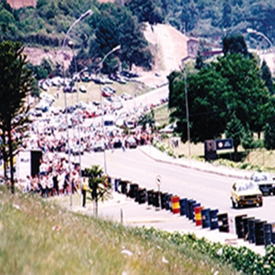 No dia 1º de dezembro de 1996 ocorreu a 8ª etapa da Copa de Arrancadas no prolongamento da Av. 25 de Julho. O evento reuniu aproximadamente 7 mil pessoas e contou com 100 pilotos. O percurso feito pelos pilotos era de 700 metros e os veículos chegavam a ganhar velocidade de 240 quilômetros por hora.