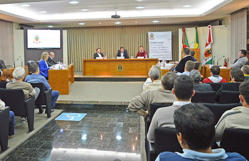 O prefeito Lídio Scortegagna apresentou o projeto e respondeu a questionamentos do público presente. - Danúbia Otobelli/O Florense