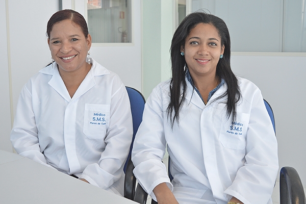 As médicas cubanas Marisol Ochoa Tamayo e Susel Berg Ruiz. - Danúbia Otobelli/O Florense
