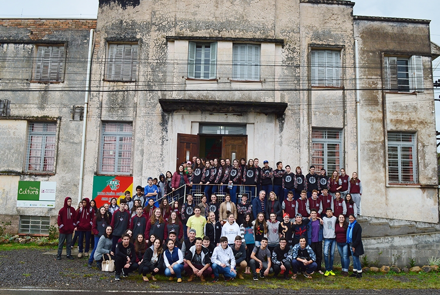 Estudantes florenses foram a Caxias do Sul. - Prefeitura de Flores da Cunha/Divulgação