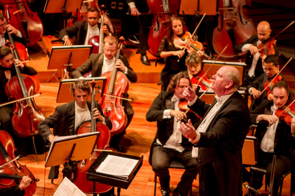 Orquestra da UCS é regida pelo maestro Manfredo Schmiedt. - Rafael Sartor/Divulgação