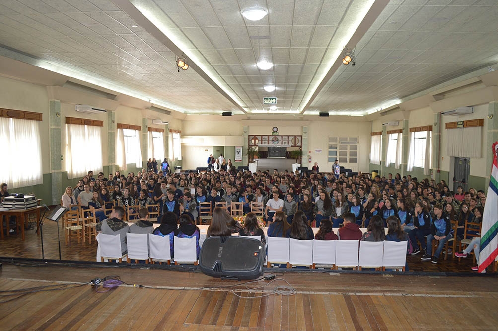 Alunos dos 9º anos participaram do evento.  - Prefeitura FC/Divulgação