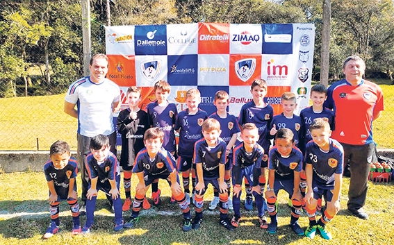 Equipe Sub-9 do Galo FC venceu os caxienses da APAFUT por 2x1. - Divulgação