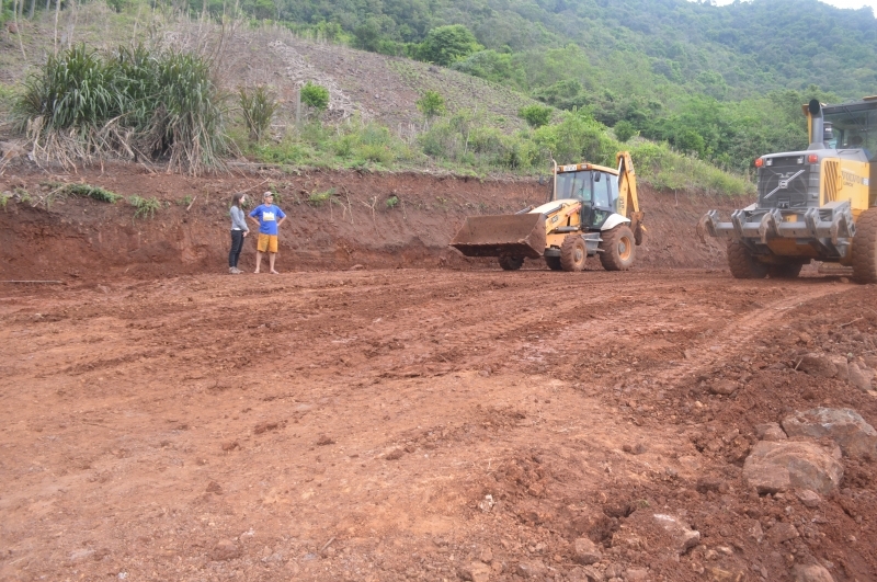 Entre os trabalhos realizados estão a terraplenagem para a construção de nove novos aviários. - Prefeitura FC/Divulgação