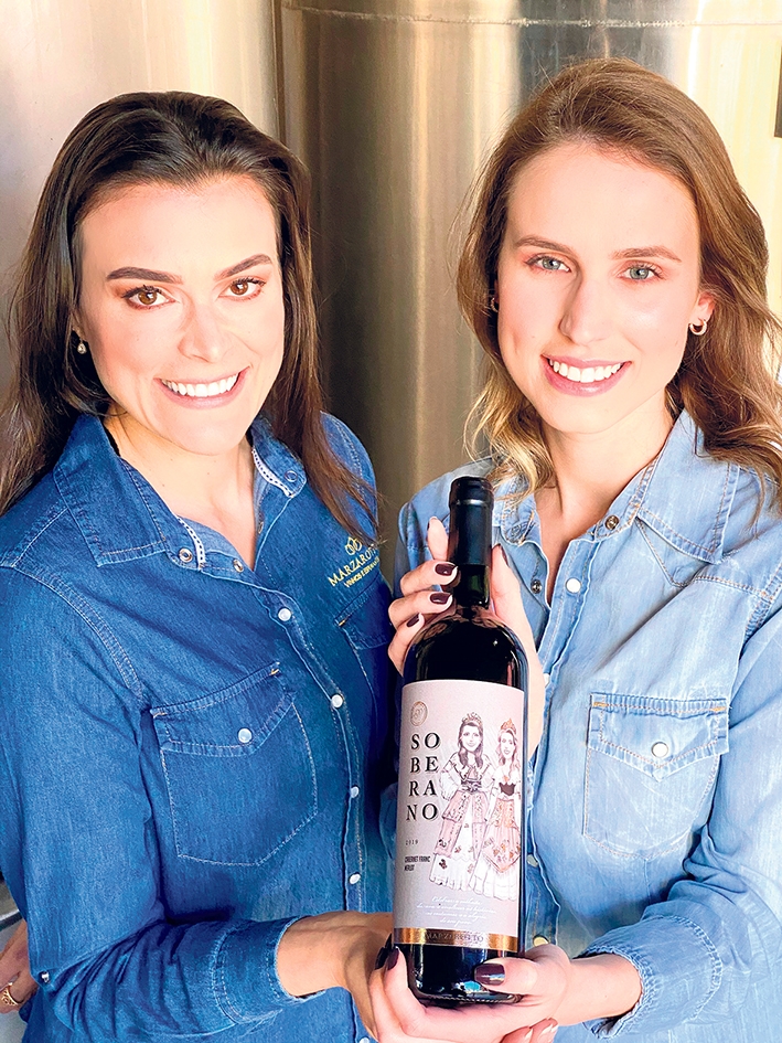 Janaína Massarotto e Júlia Dondé lançam o vinho Soberano. - Divulgação