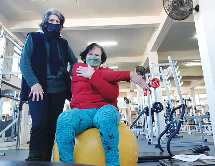 O frio não impede a aposentada Leonilde Zen de manter a sua saúde em dia. - Academia Personal Fitness/ Divulgação
