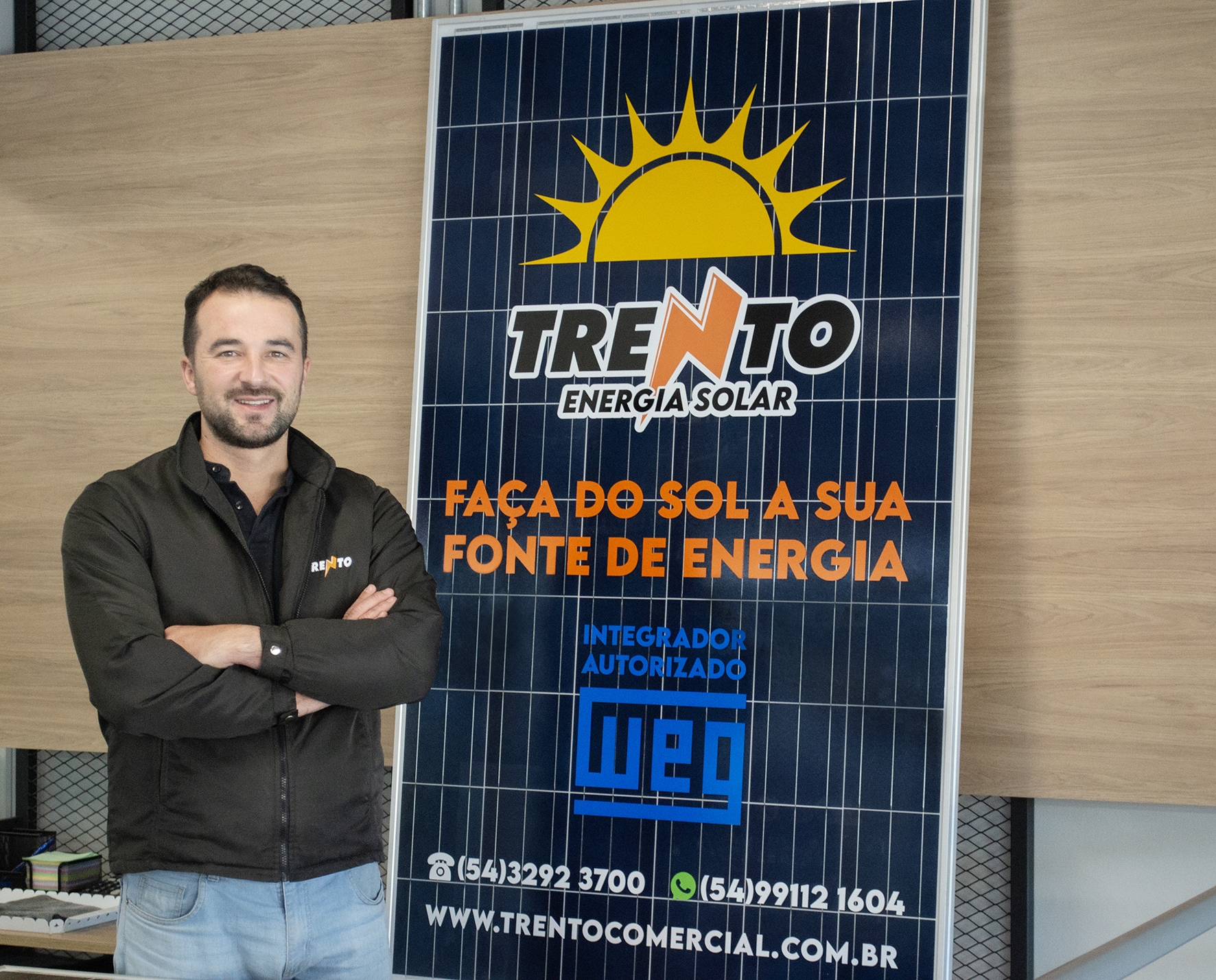 O engenheiro e sócio da Trento, Marlon Renosto, destaca as vantagens da utilização das placas solares. - Trento/Divulgação