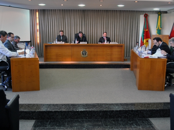 Discussão e votação da proposta ocorreu no final da tarde de quarta, dia 16. - Ana Paula Boelter / Câmara de Flores da Cunha / Divulgação