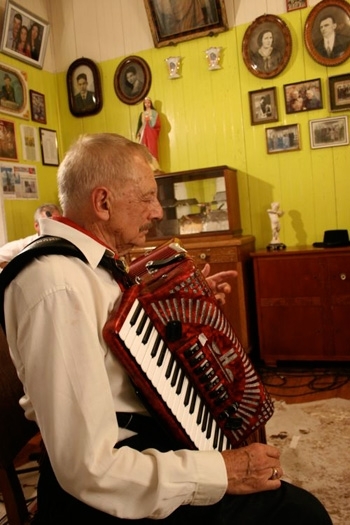 Vida do músico Adelar Bertussi é retratada no documentário. - Spaghetti Filmes/Divulgação