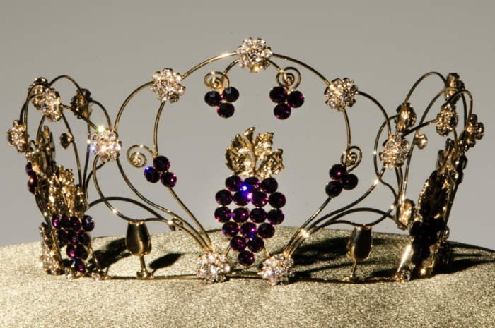 Coroa foi desenvolvida pelo designer Celmar Pierozan, da empresa Sena Joias, de Guaporé. - Tatiana Cavagnolli/Divulgação