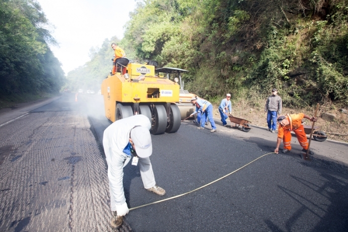 Obras em 17 trechos de rodovias pedagiadas seguem até sexta-feira. - Cláudio Fachel/EGR/Divulgação