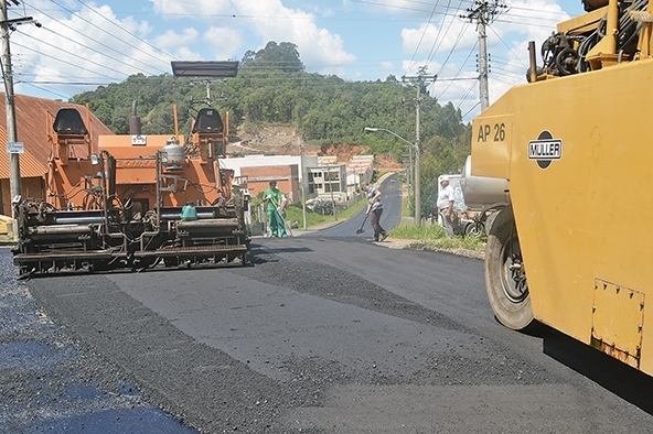 Investimento municipal é de R$ 600 mil em 3,1km. - Bárbara Lipp/Prefeitura de FC/Divulgação