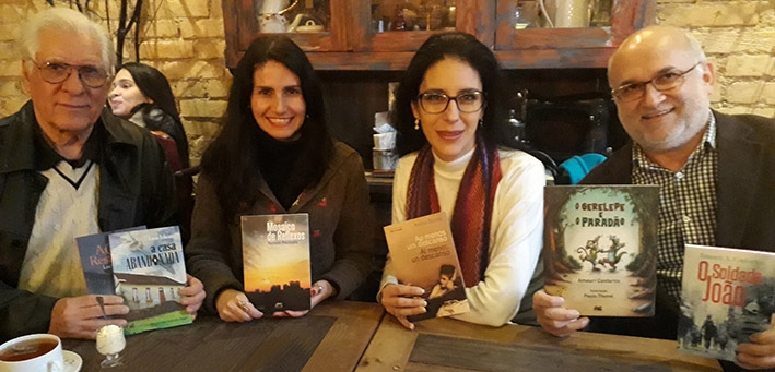 Escritores Lucio Feliciate, Renata Machado, Andrea Barrios e Amauri Confortin - Divulgação
